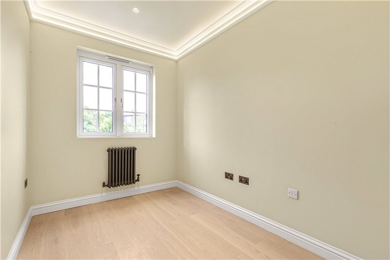 Ullswater Road, London, SW13