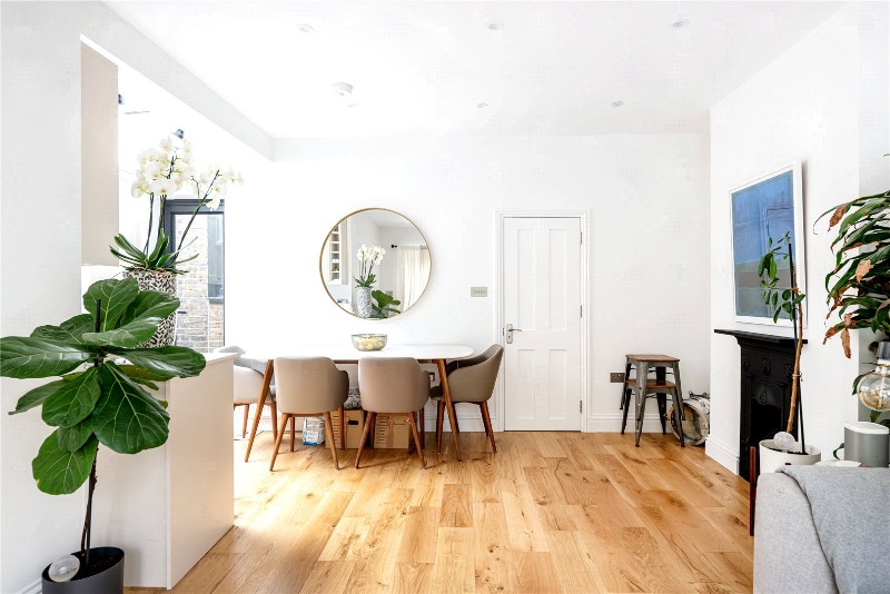 Eynham Road, London, W12