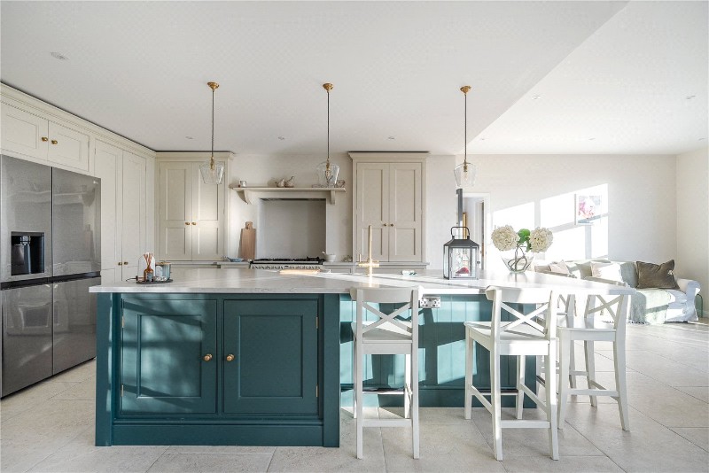 Larkfield Road, Farnham, Surrey, GU9