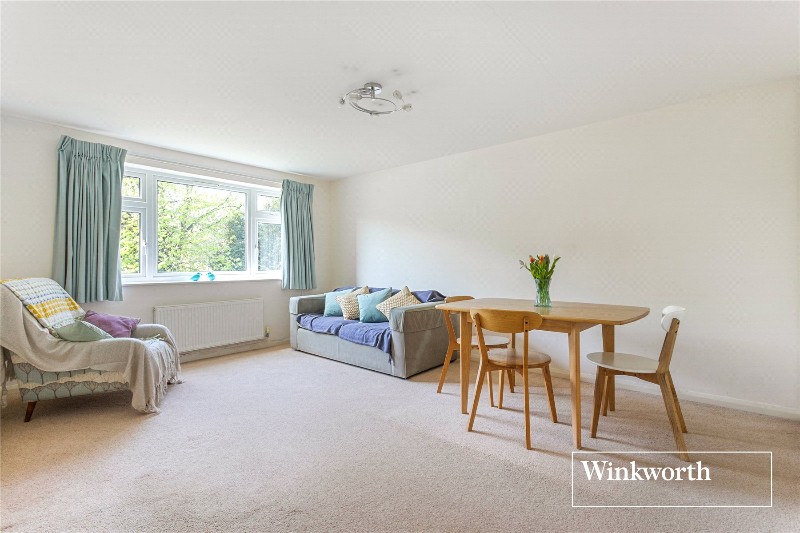 Cameron Close, Myddelton Park, Whetstone, N20