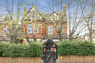 Auckland Road, London, SE19