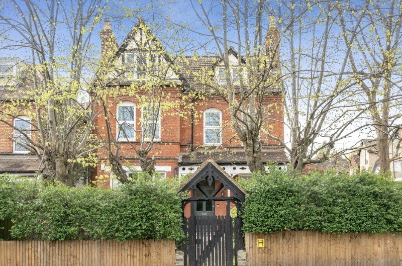 Auckland Road, London, SE19