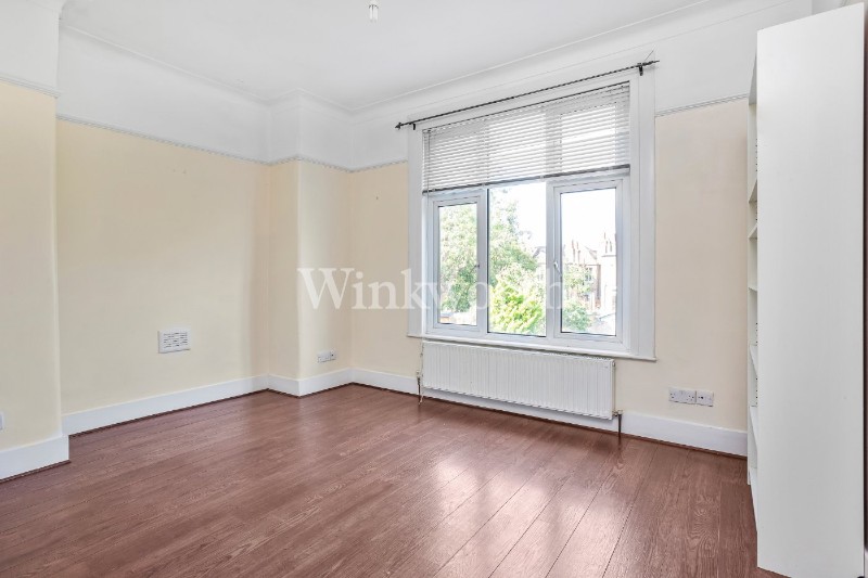 Lakeside Road, London, N13
