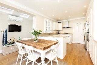 Merton Road, London, SW18