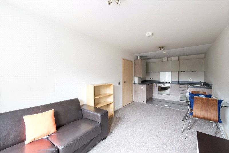Guernsey Grove, London, SE24