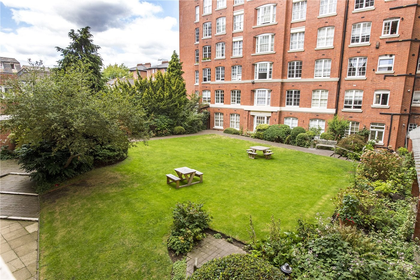 2 bedroom property to rent in Grove End House, Grove End Road, London, NW8 (Ref MLB150075) £385 pw