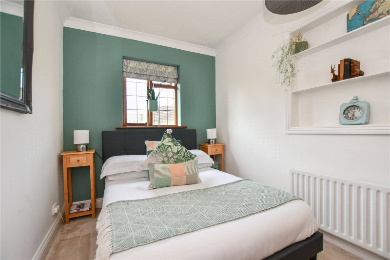 Cricket Hill, Finchampstead, Wokingham, Berkshire, RG40