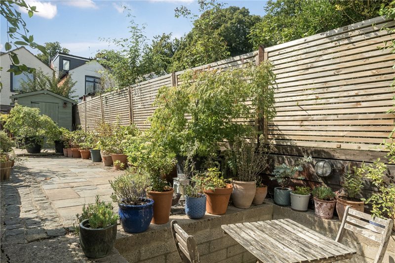 Wykeham Road, Farnham, Surrey, GU9