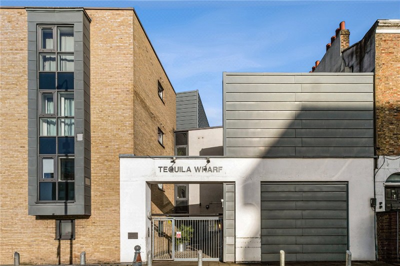 Commercial Road, London, E14