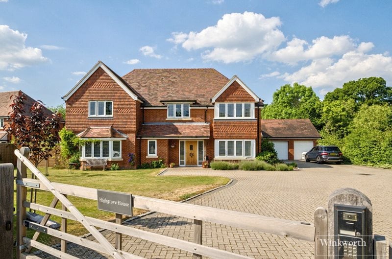 Bagshot Road, Chobham, Surrey, GU24
