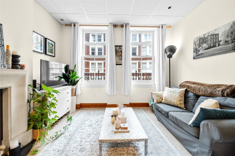 Chenies Street, London, WC1E