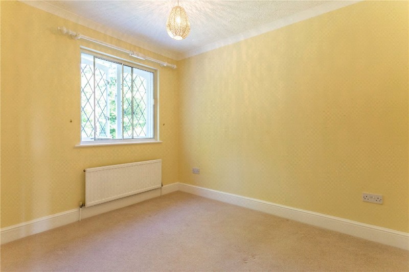 Hawkesworth Drive, Bagshot, GU19