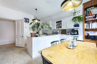 Bedford Avenue, London, WC1B