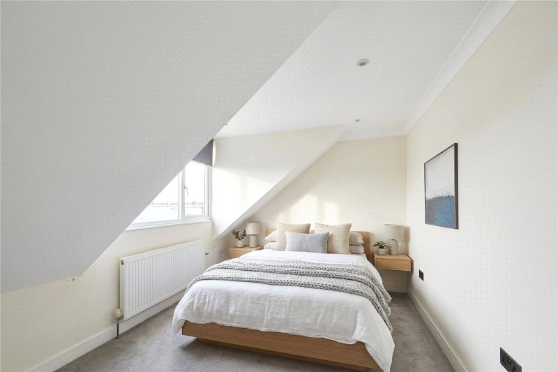 Sternhold Avenue, London, SW2