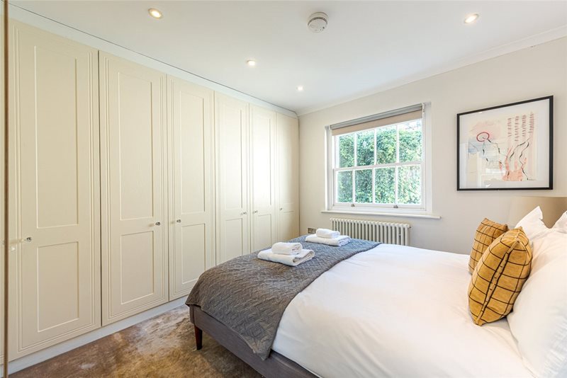 Grosvenor Road, London, SW1V