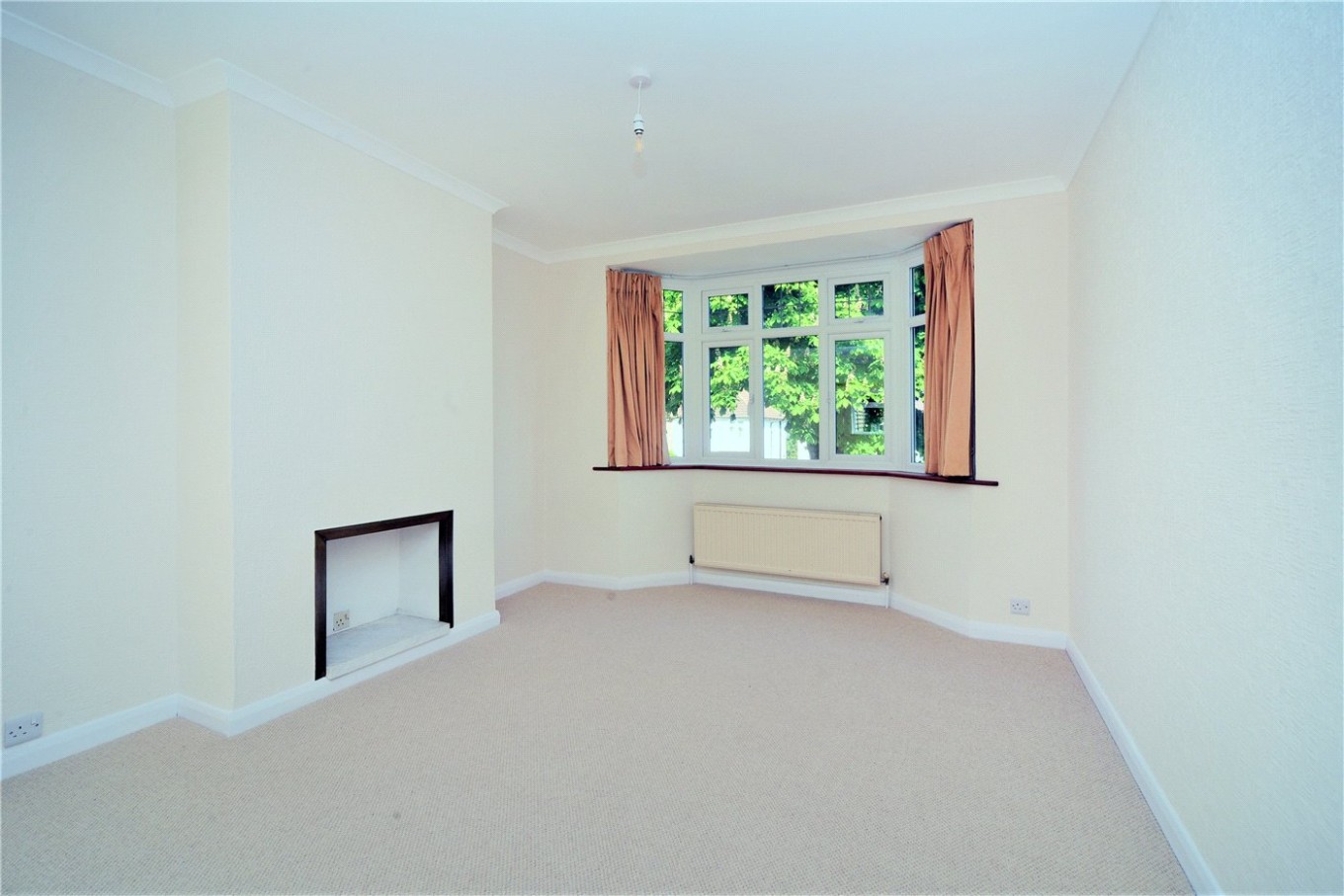 3 bedroom property for sale in Chipstead Way, Banstead, Surrey, SM7