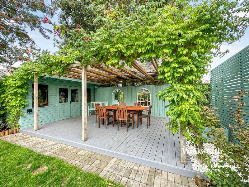 Heath Farm Road, Ferndown, Dorset, BH22