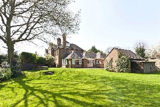 Oatlands Chase, Weybridge, Surrey, KT13