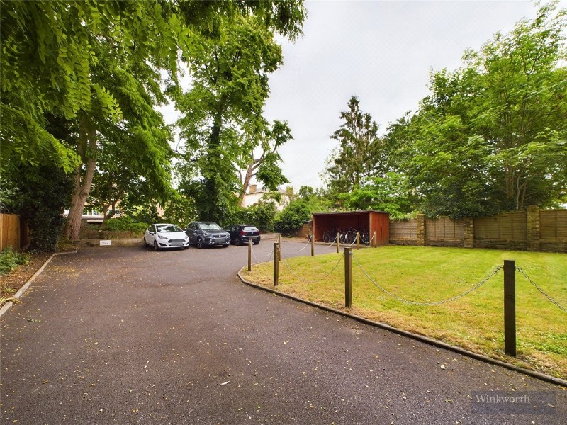 Uxbridge Road, Kingston upon Thames, KT1