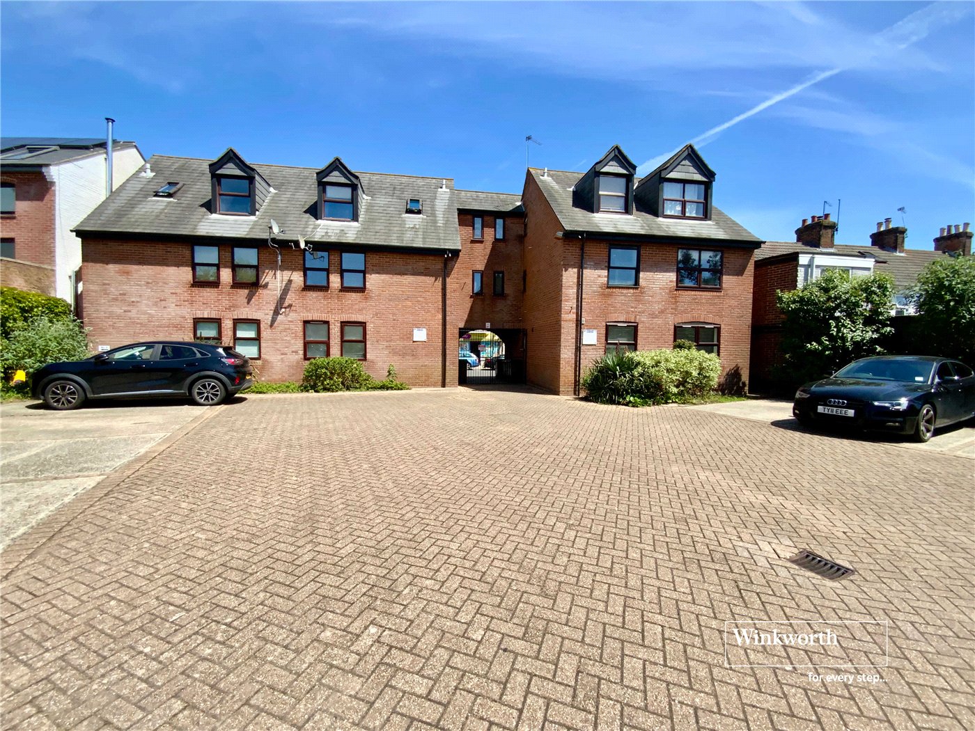 104 Bargates, Christchurch, Dorset, BH23