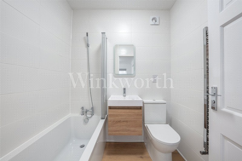 West Heath Avenue, London, NW11