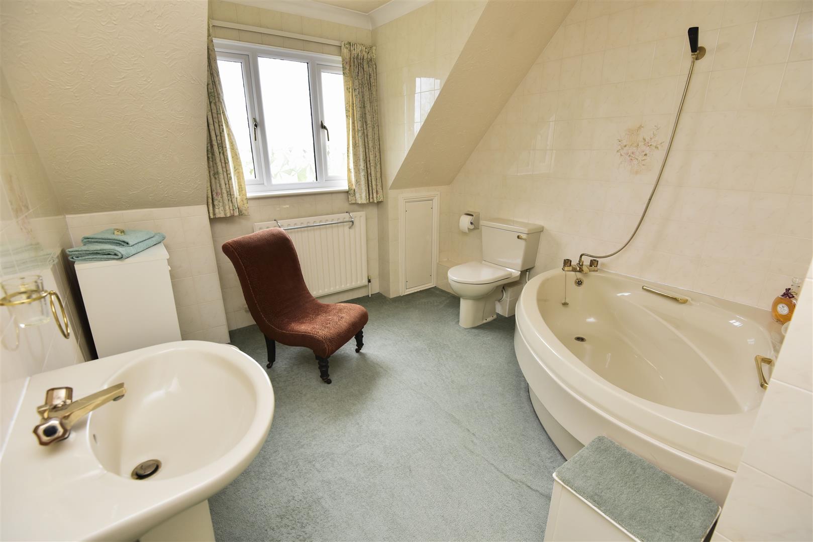 A BATHROOM 1 DSC_160