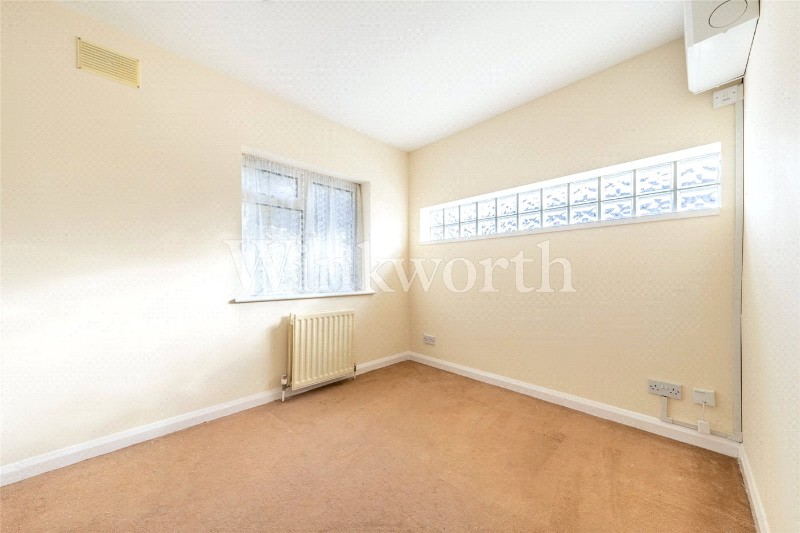 Woodville Road, London, NW11