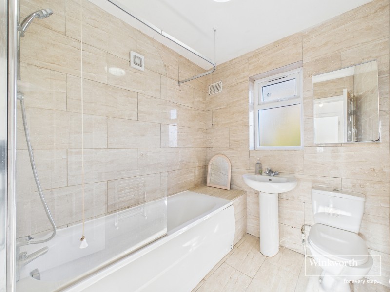 Wakemans Hill Avenue, Kingsbury, London, NW9