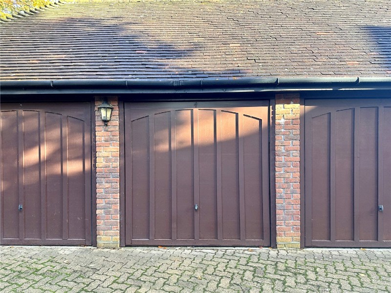 Greenhill Road, Farnham, Surrey, GU9