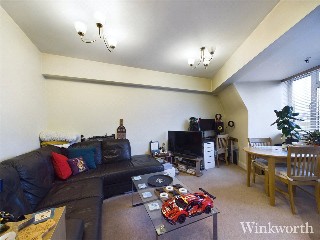 Grosvenor Parade, Uxbridge Road, London, W5