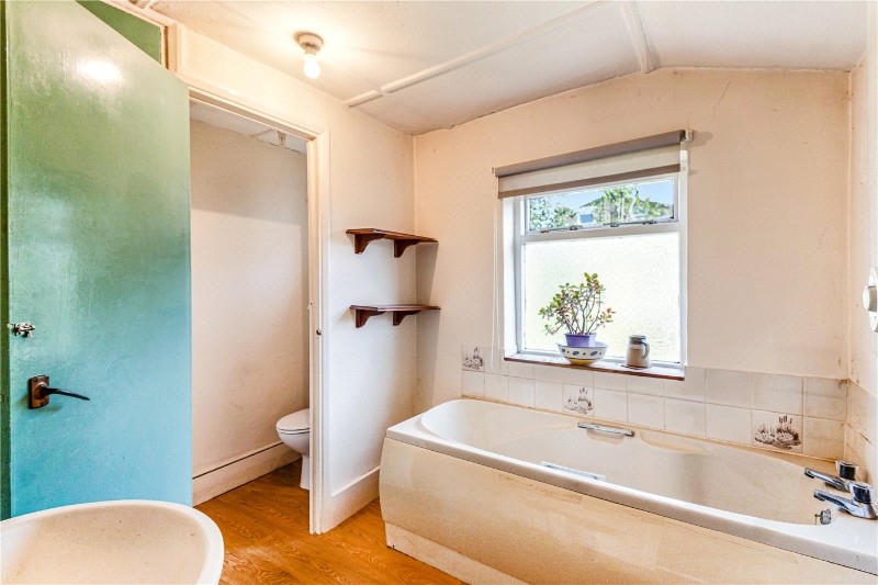 Henslowe Road, London, SE22