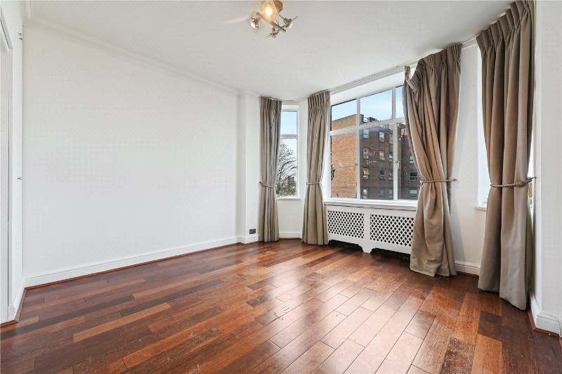 Oakwood Court, London, W14