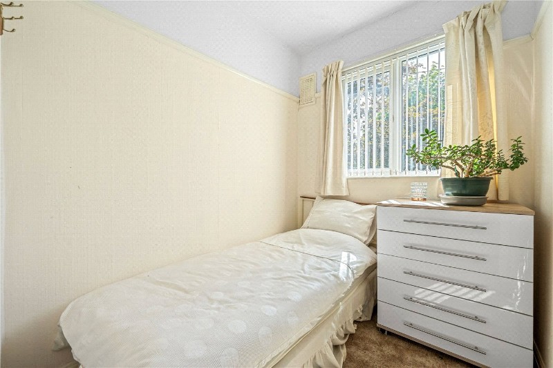 Canmore Gardens, London, SW16