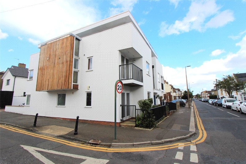 Glendale Gardens, Leigh-on-Sea, SS9