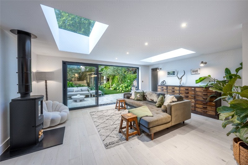 Randolph Avenue, London, W9