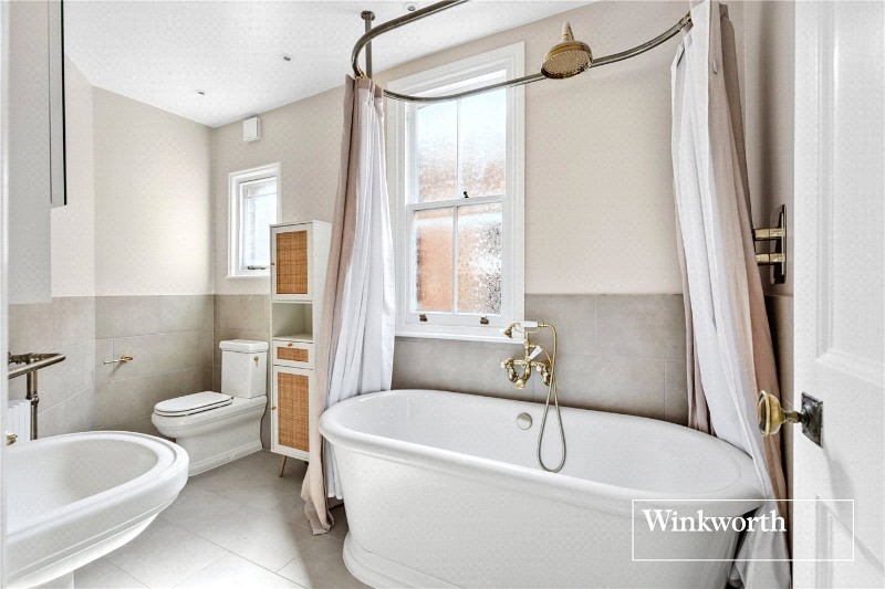 Etchingham Park Road, Finchley, London, N3