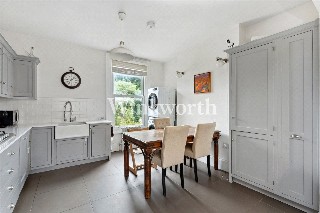 Lausanne Road, London, N8