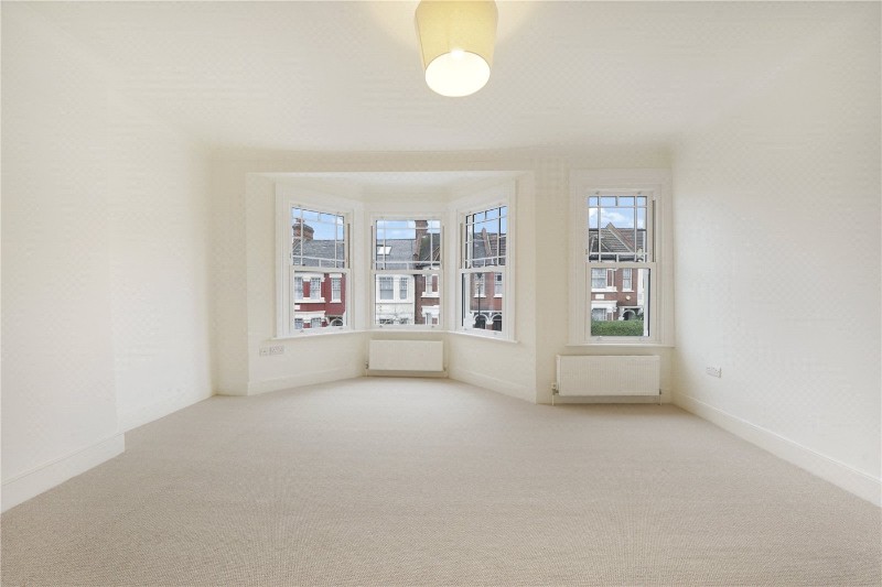 Rathcoole Avenue, London, N8