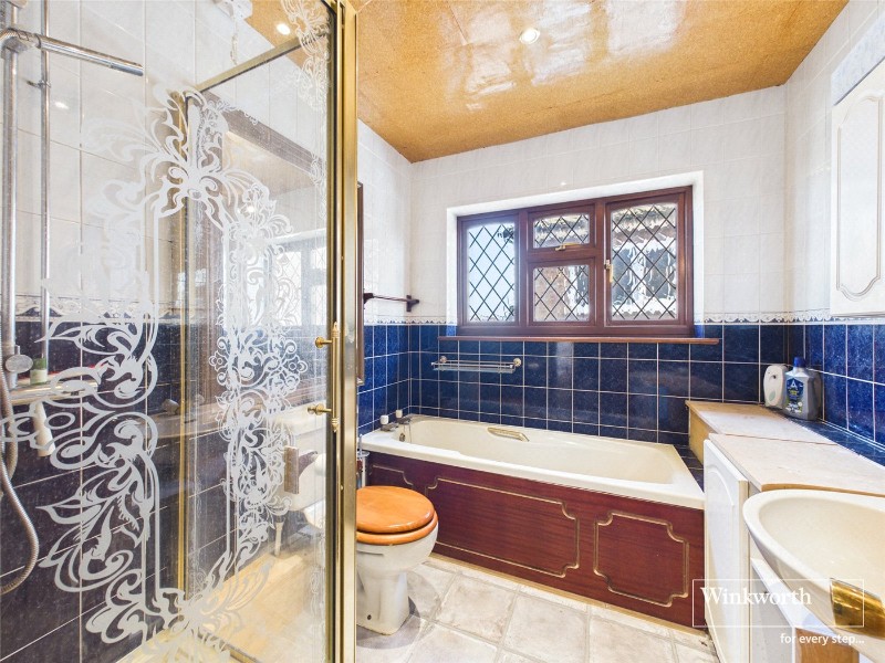 Wolmer Gardens, Edgware, HA8