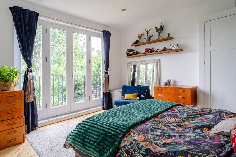 Wavertree Road, London, SW2