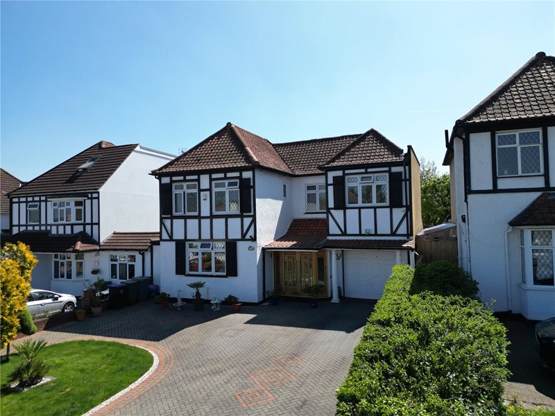 Queens Walk, Kingsbury, London, NW9