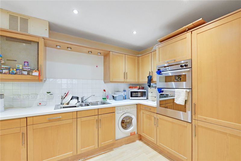 Newholme Court, 89A Oatlands Drive, Weybridge, KT13