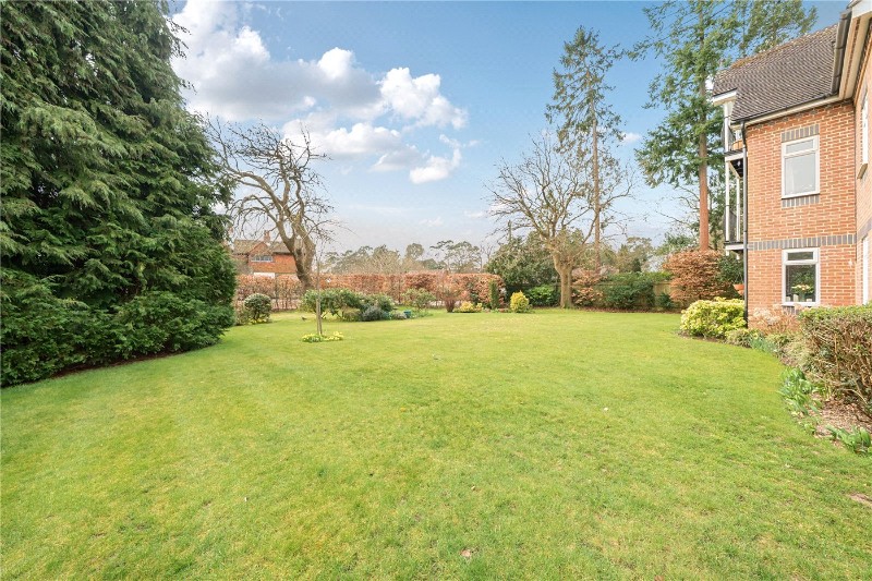 Swingate Road, Farnham, Surrey, GU9