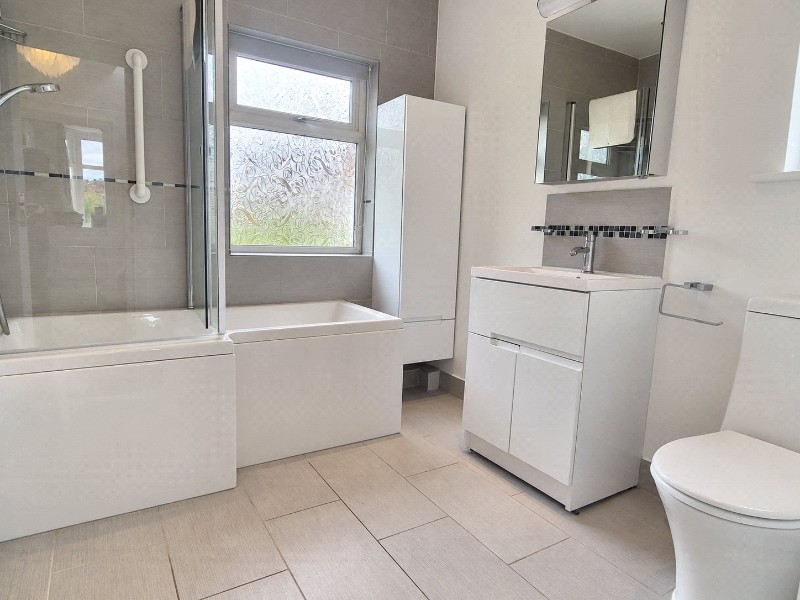 East Walk, East Barnet, EN4