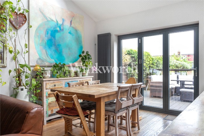 River Avenue, London, N13