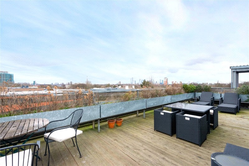 New Cross Road, London, SE14