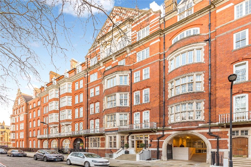 Bedford Avenue, London, WC1B