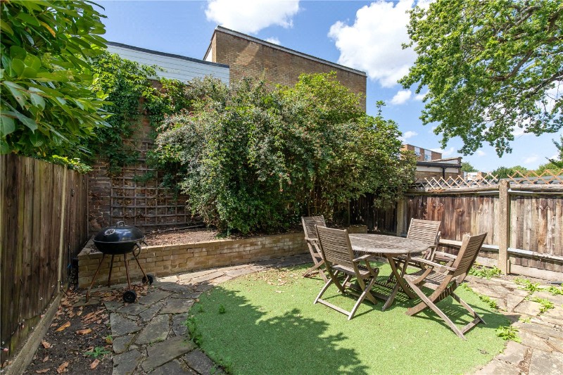Julian Avenue, London, W3