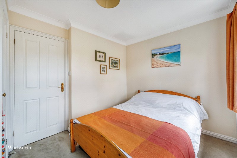 Alfred Close, London, W4