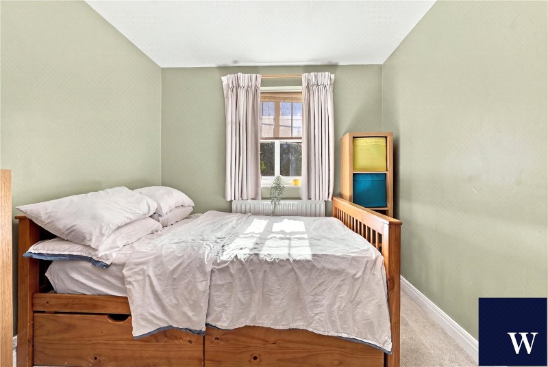 Honiton Gardens, Mill Hill East, London, NW7